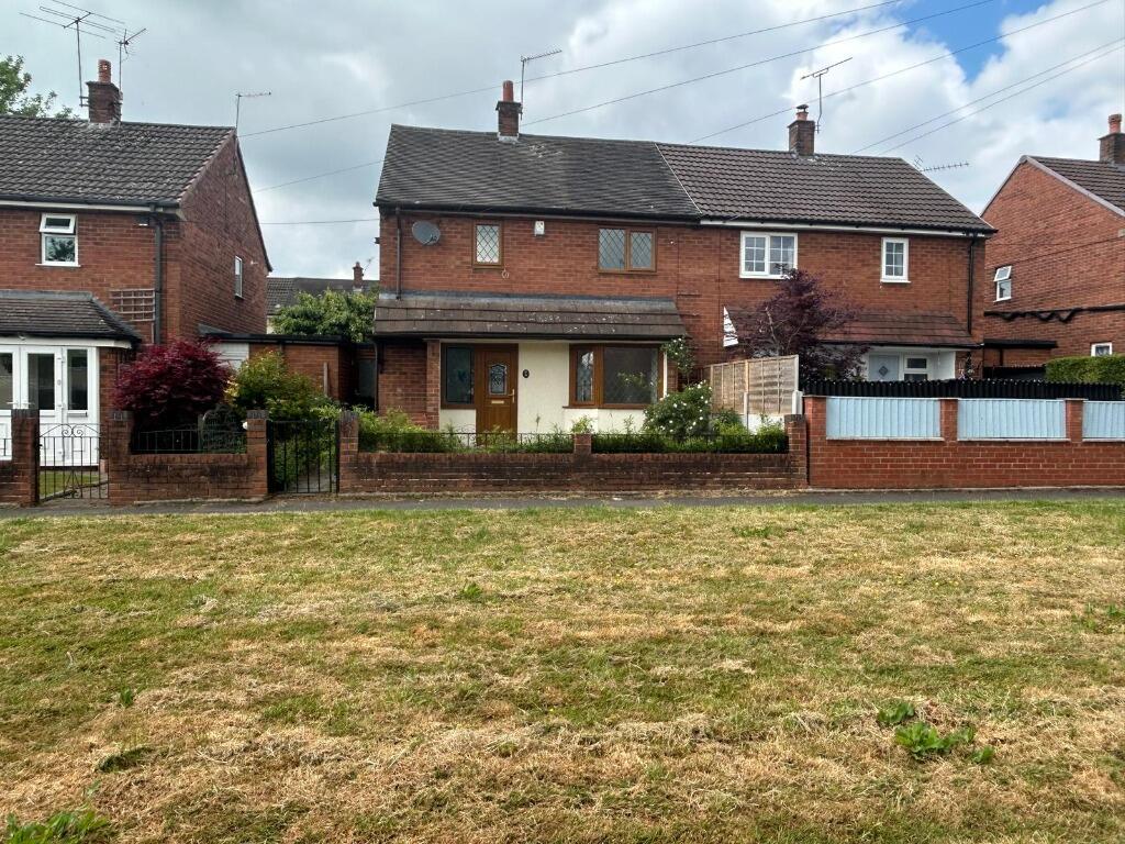 Main image of property: Dee Lane, Newcastle-Under-Lyme, ST5