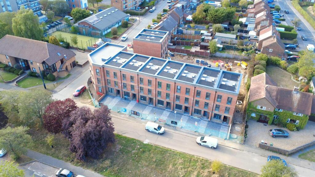 House in Borehamwood, Elstree and Borehamwood - View 4