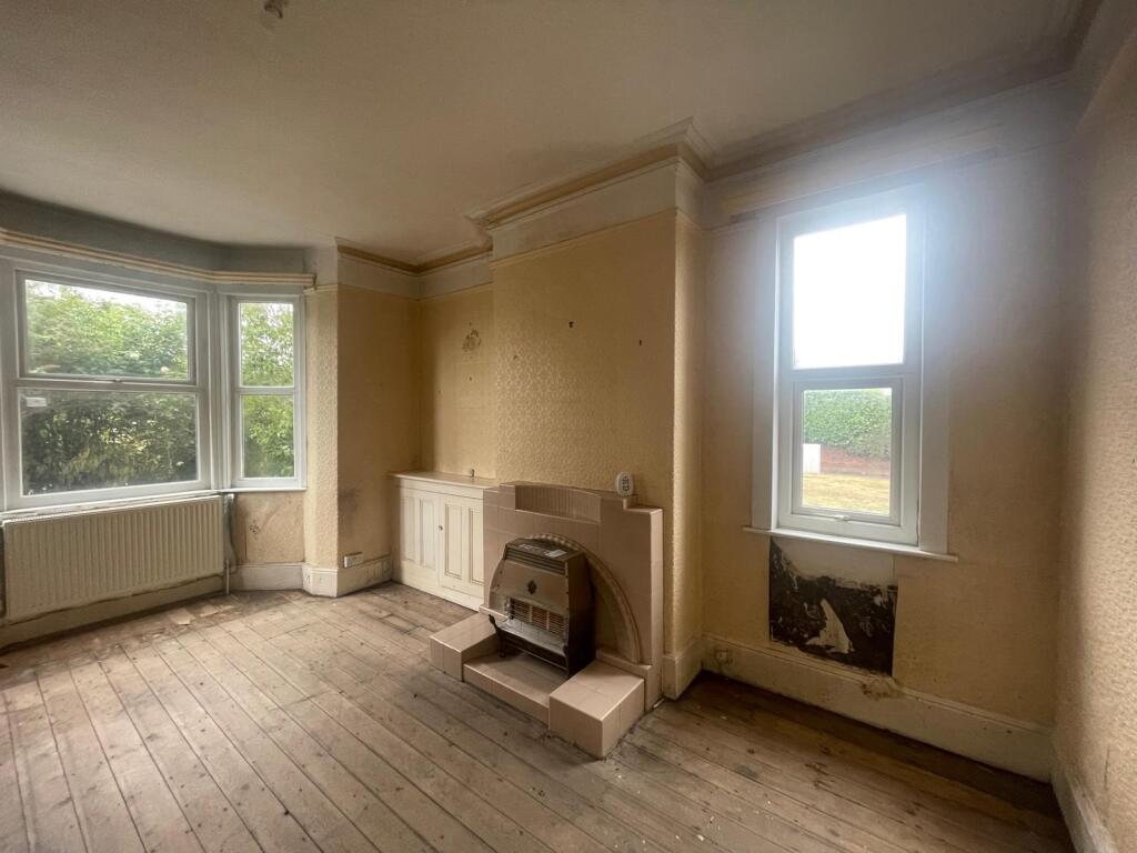 House in Wakefield, Crigglestone - View 4
