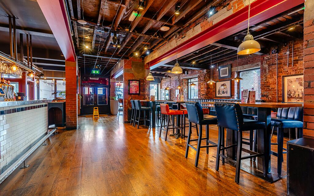 8612084-interior05.jpg