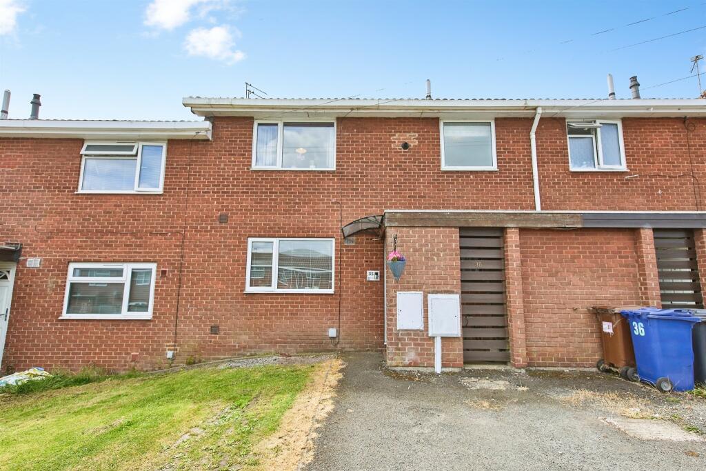 House in East Staffordshire, Winshill - View 2