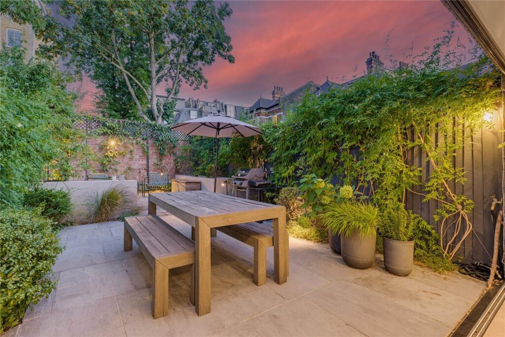 House in London - View 5