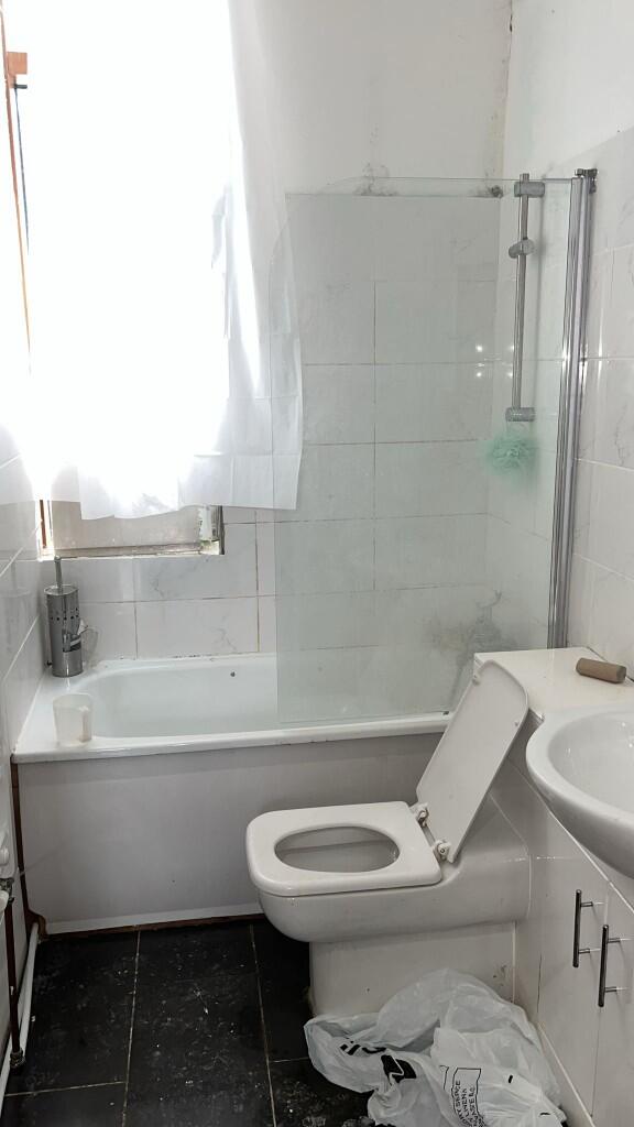 Main image of property: Oaks Road, Croydon, London, CR0