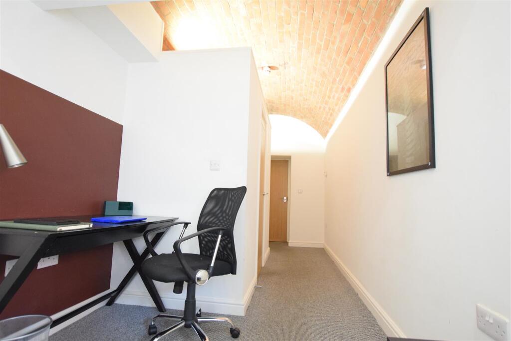 Apartment in Lincoln, New Boultham - More