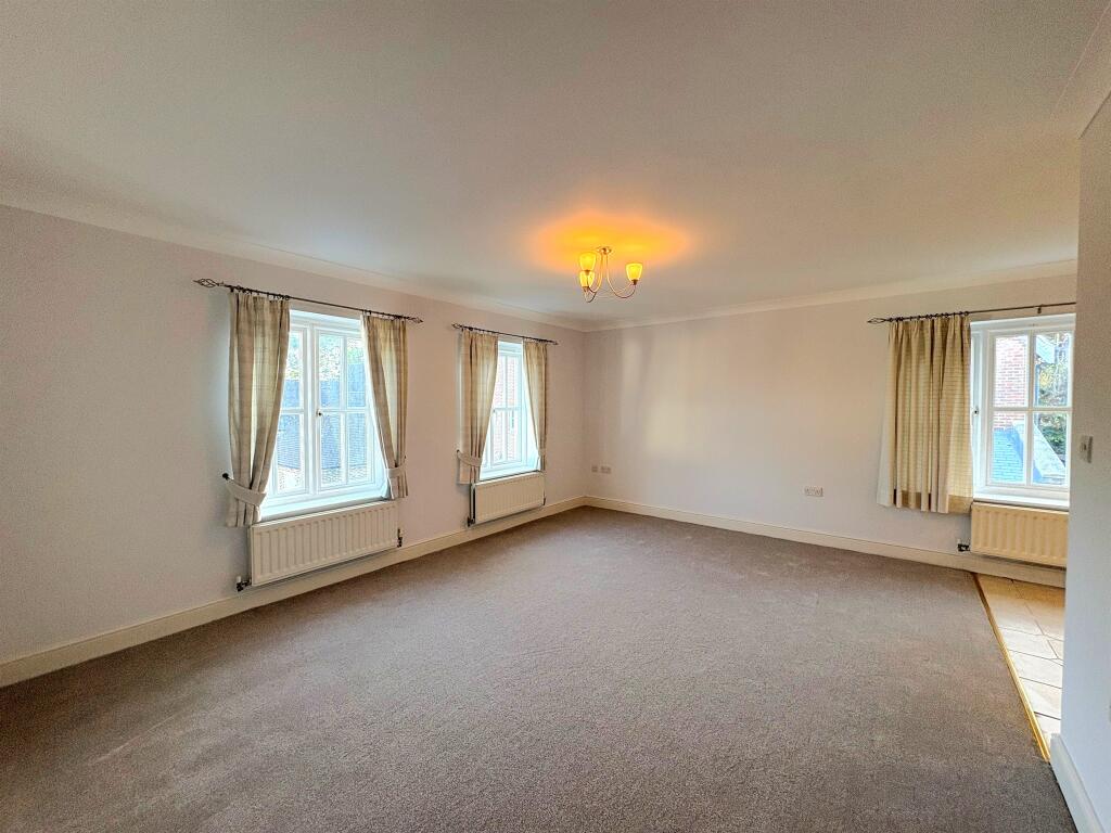 House in Mid Sussex, Haywards Heath - View 4