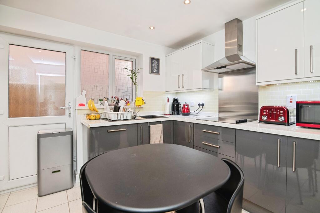 Dudley Road, Rowley Regis, B65 photo 5