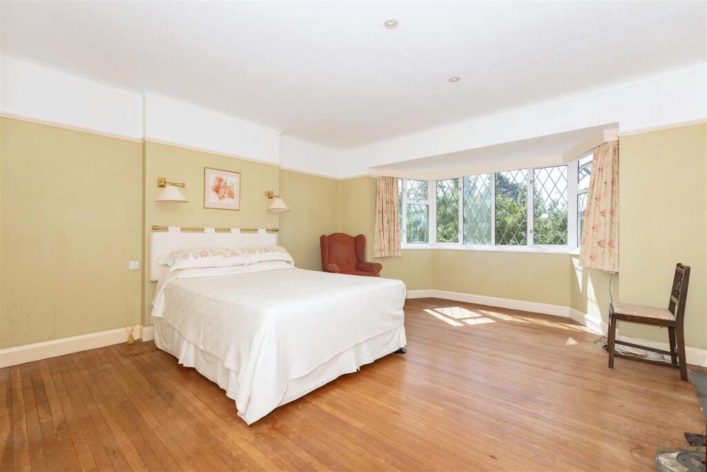 House in Worthing, West Sussex - More