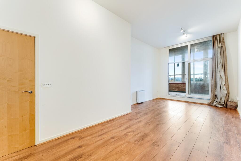 Apartment in Bolton, Dimple - View 5