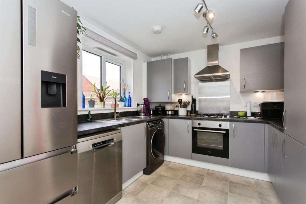 Chalk Hill Way, Little Paxton, St. Neots photo 5