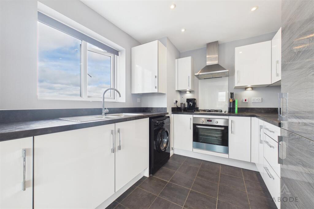 Ivinson Way, Uttoxeter, Staffordshire photo 4