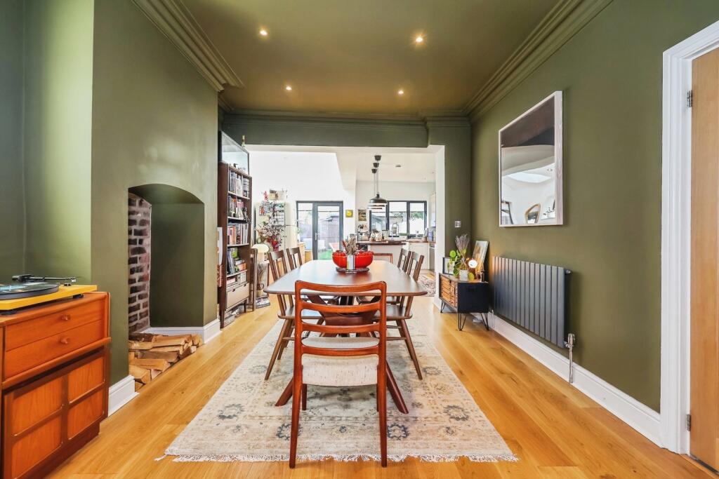 House in Ashfield, Beardall Fields, Hucknall - More