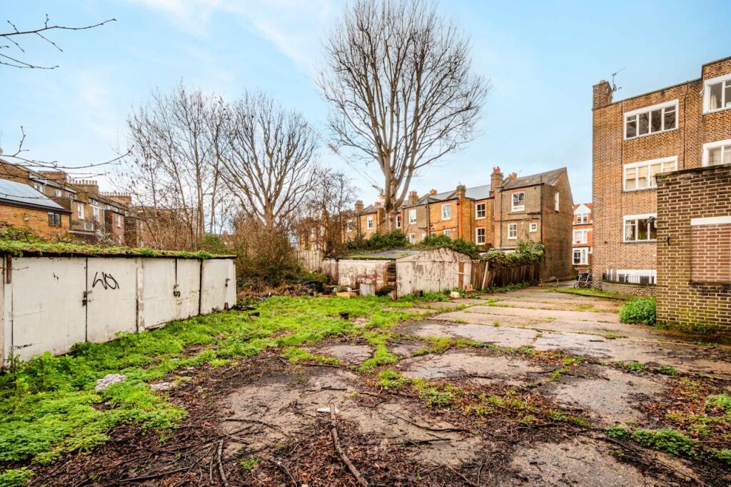 Main image of property: Residential Development Opportunity, 54 Clissold Crescent, London, N16 9AT
