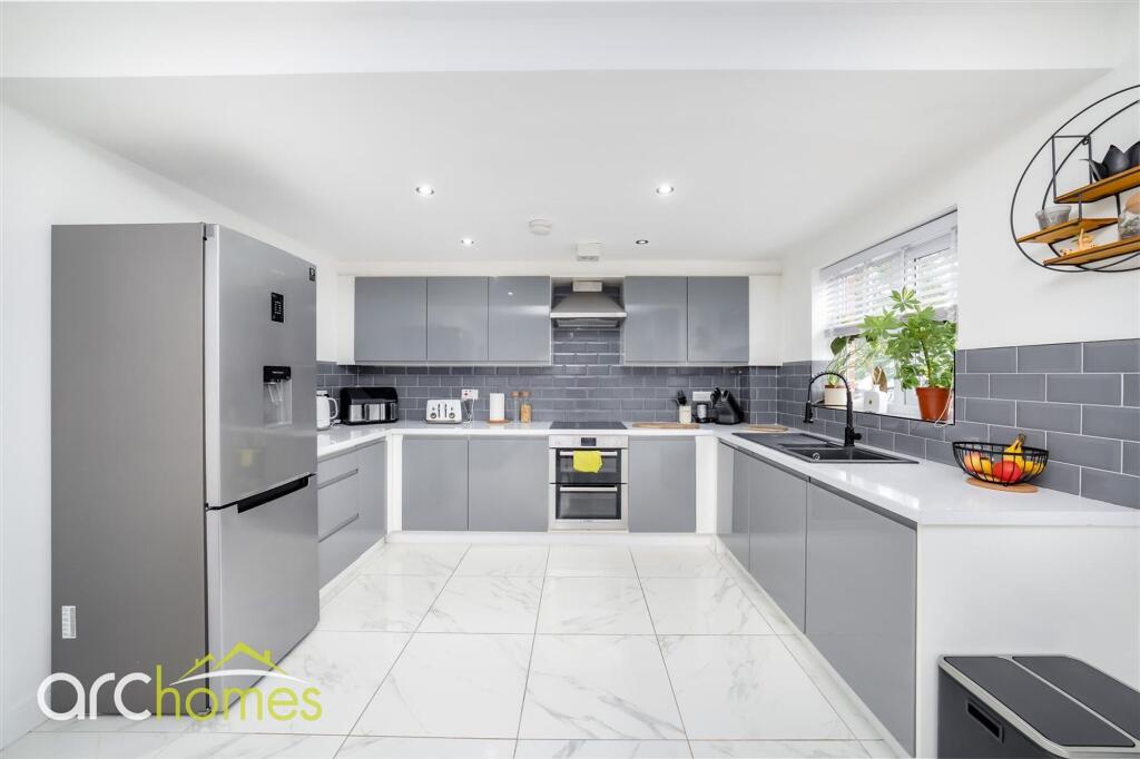 Apartment in Wigan, Gin Pit - View 3