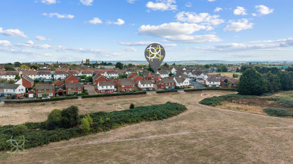 House in Worcester - View 2