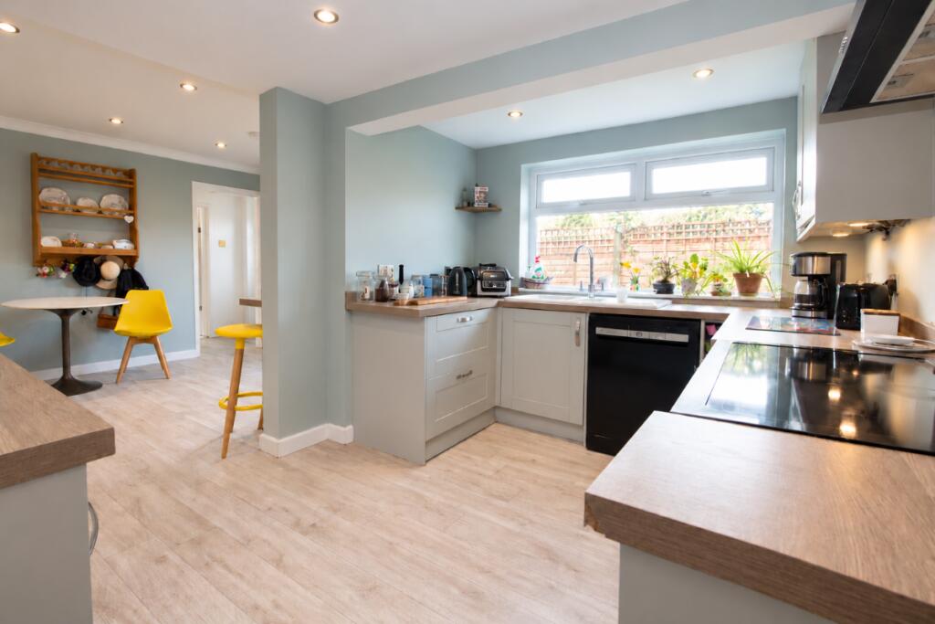 House in Havant, Waterlooville - View 2