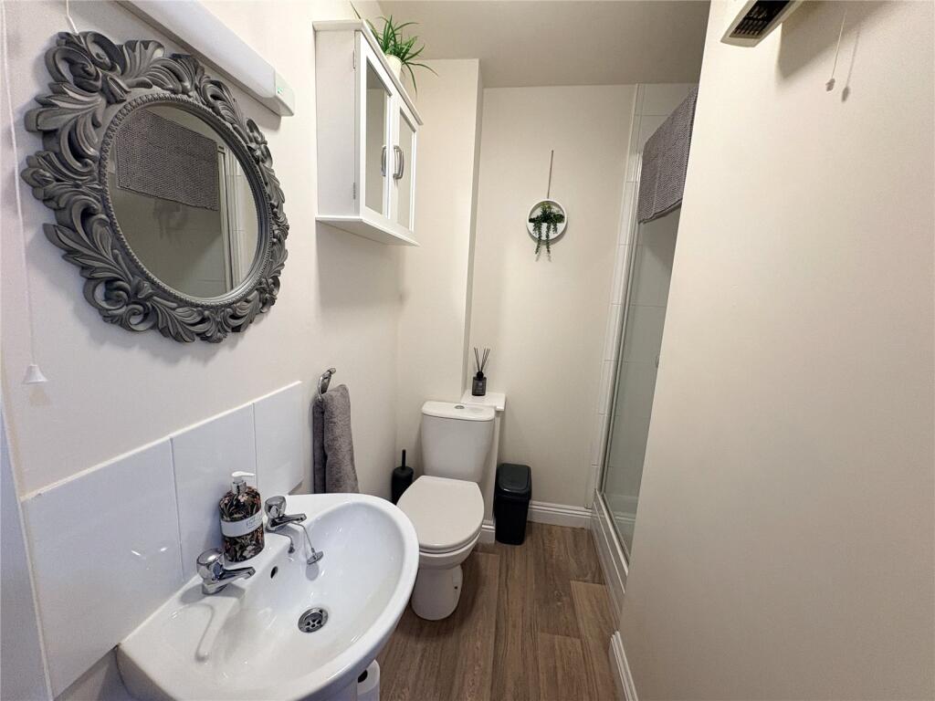 Apartment in Lincoln, Lincolnshire - View 4