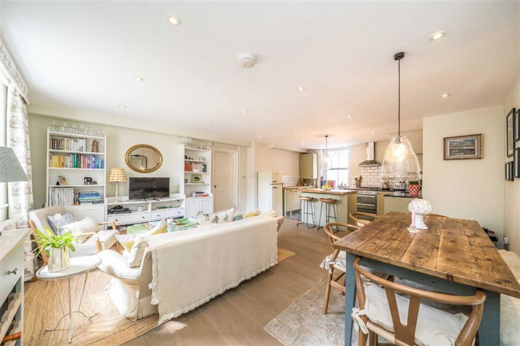 Main image of property: Brixton Road, Brixton