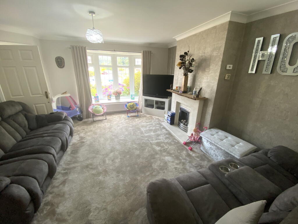 House in Oldham, Greater Manchester - View 5