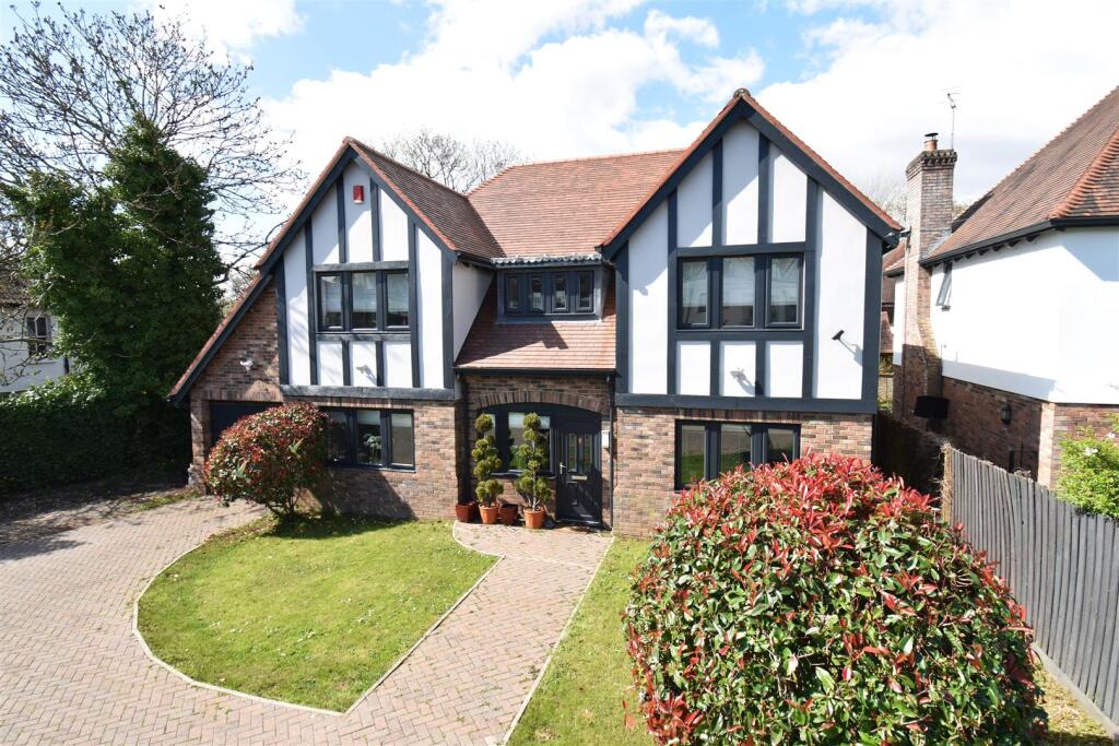 Main image of property: A superbly presented fabulous detached home on Bell Barn Road, Stoke Bishop