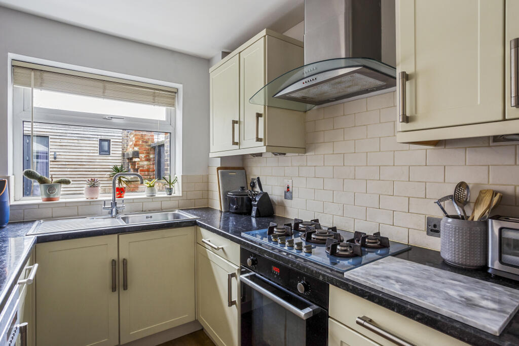 House in Thatcham, West Berkshire - View 5