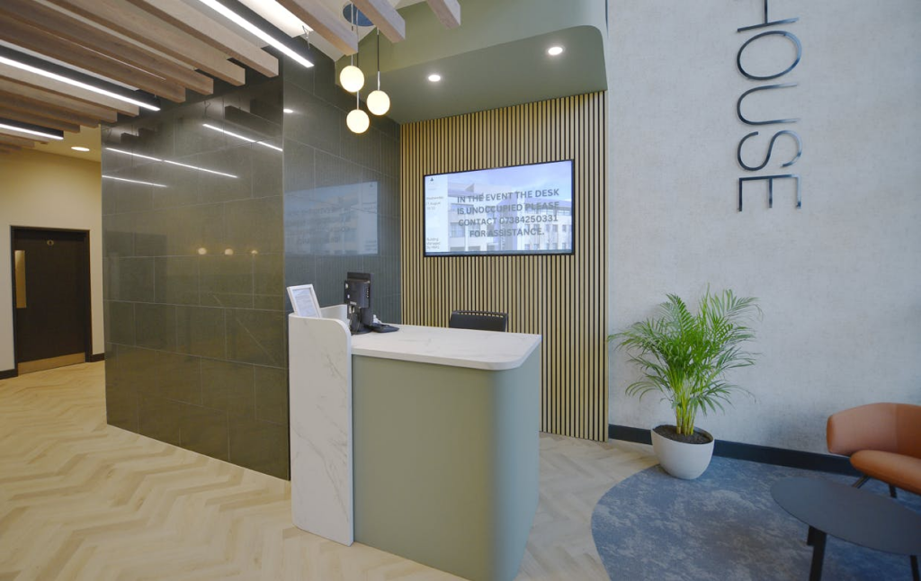 officetorent_inaltrincham_0000s_0000s_0002_Layer119.png