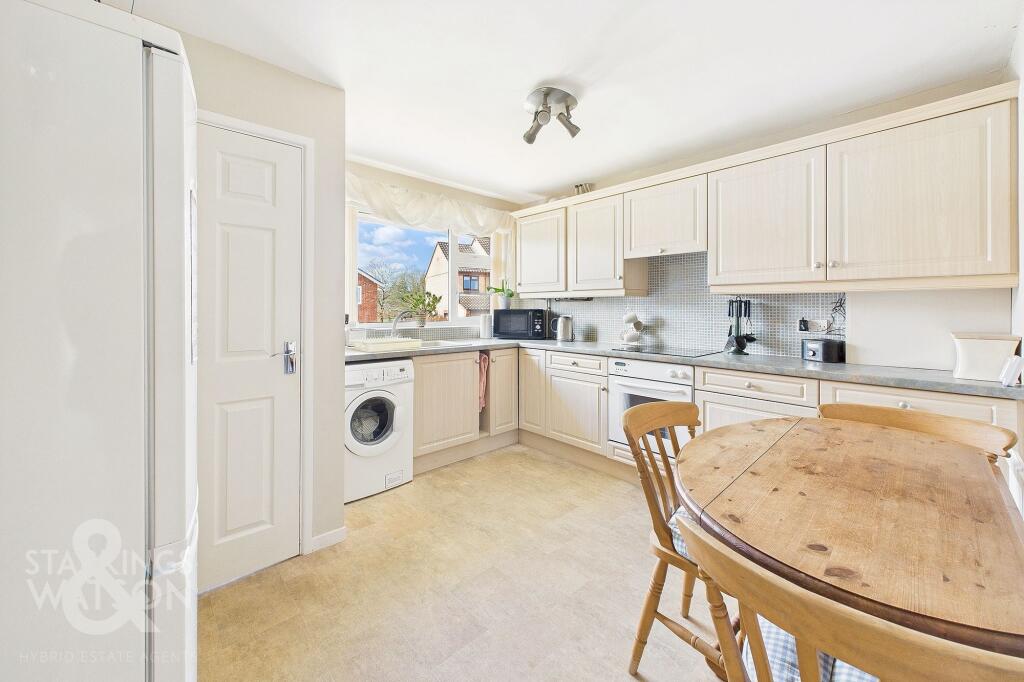 Meadow Road, Costessey, Norwich photo 3