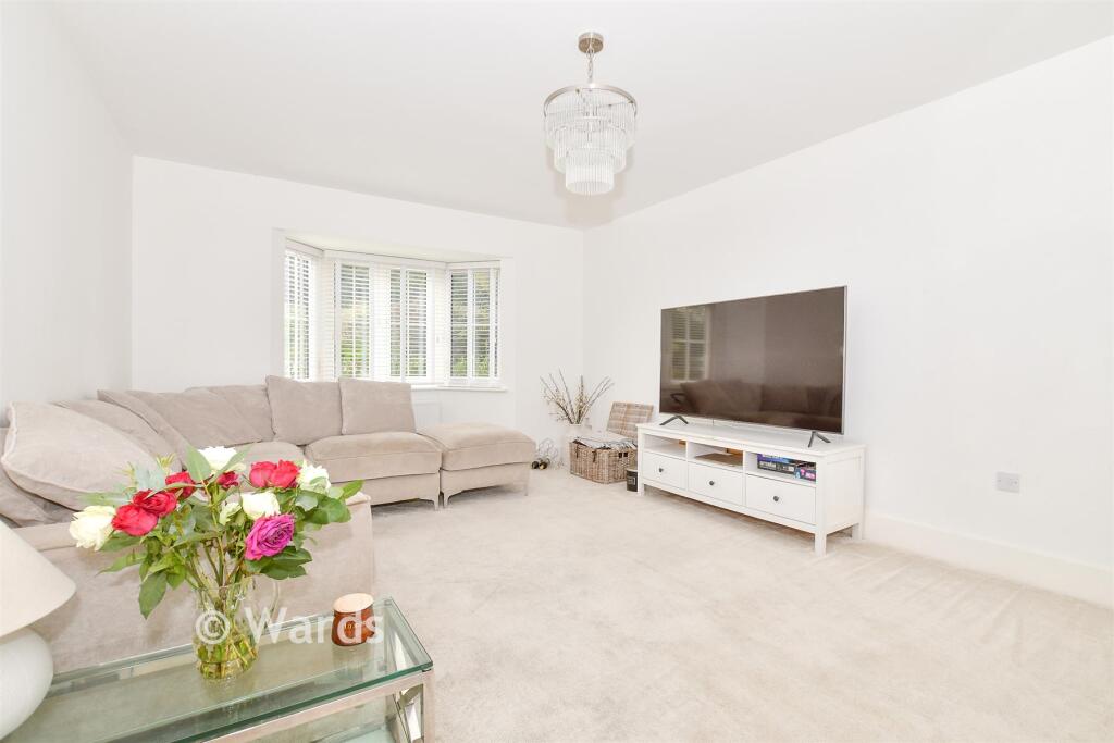 House in Tunbridge Wells, Paddock Wood - View 5