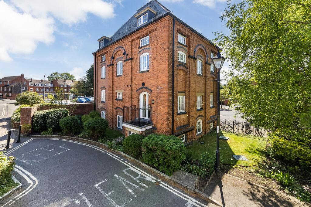 Main image of property: Coopers Lane, Abingdon, OX14