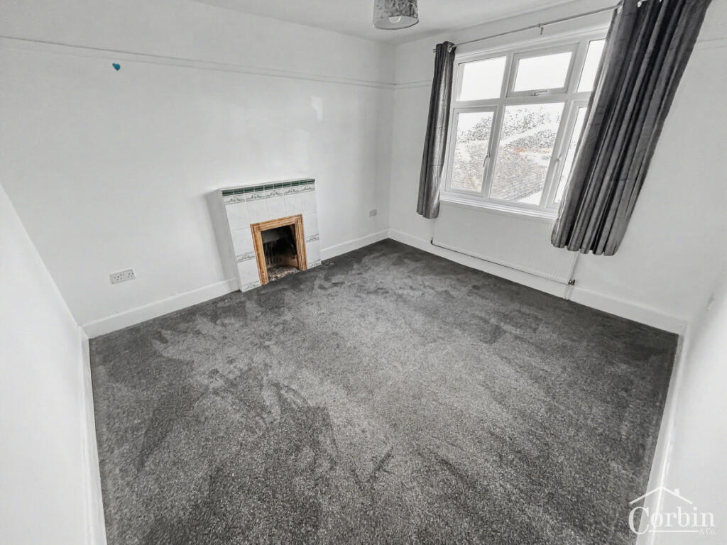 Apartment in Talbot Village, Ensbury Park, Bournemouth - More