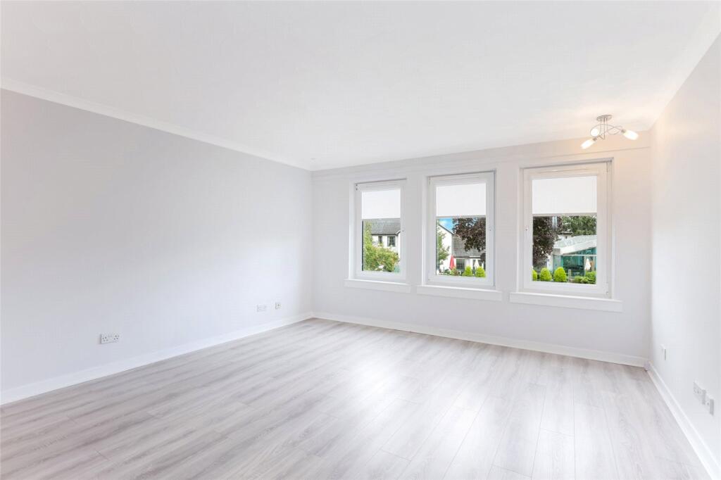 Apartment in Glasgow, East Dunbartonshire - View 2