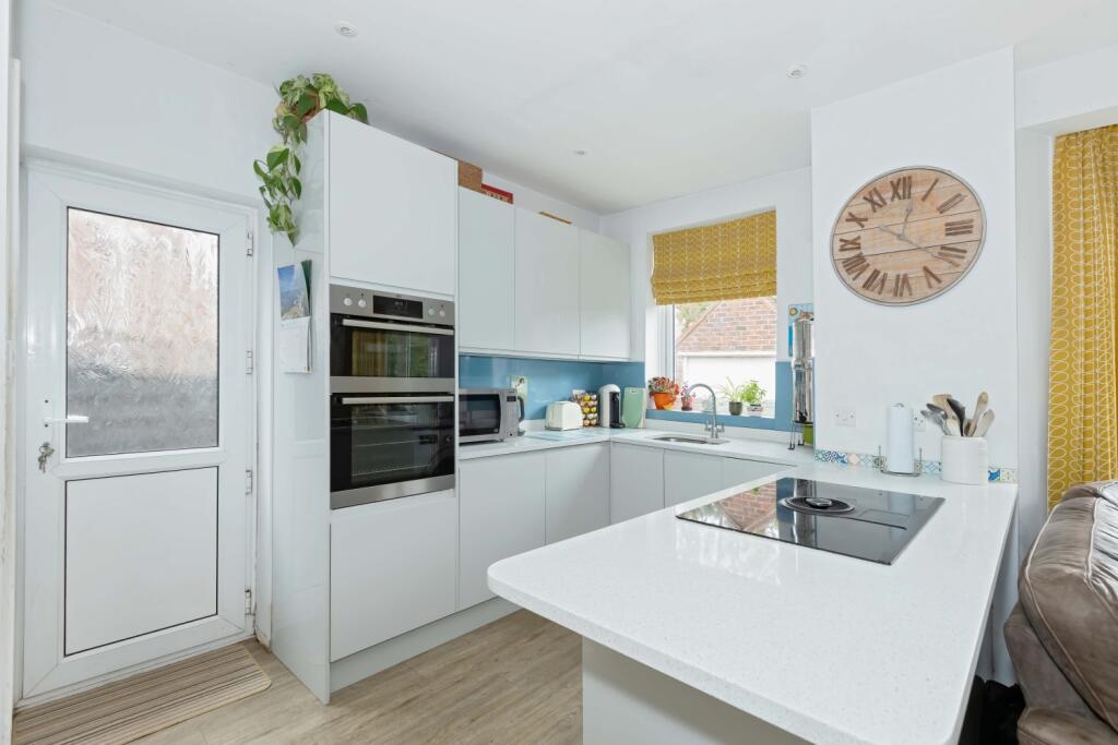 Orchard Avenue, Worthing, BN14  photo 5