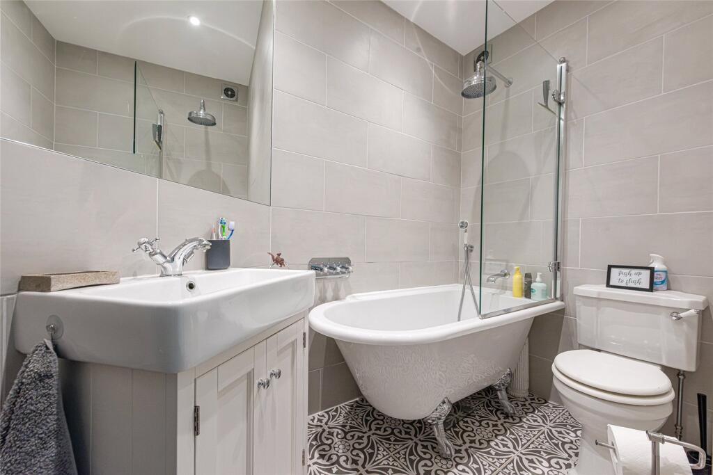 Apartment in London - View 4