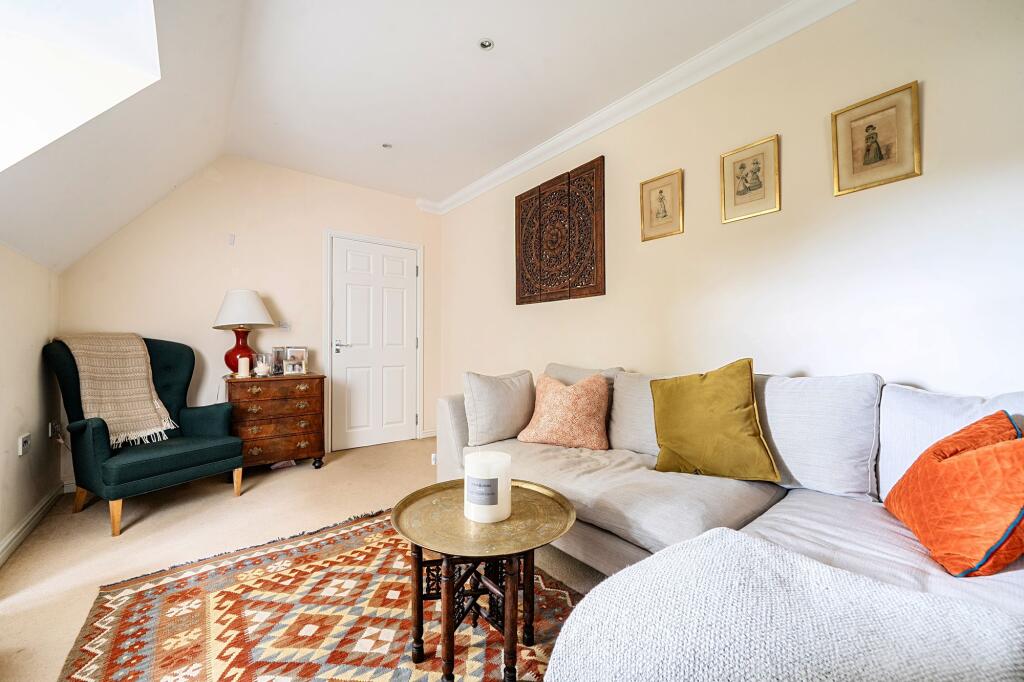 Apartment in Guildford - More