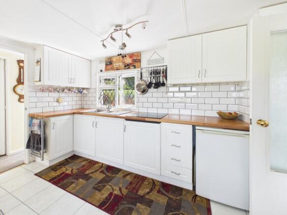 kitchen & dining room