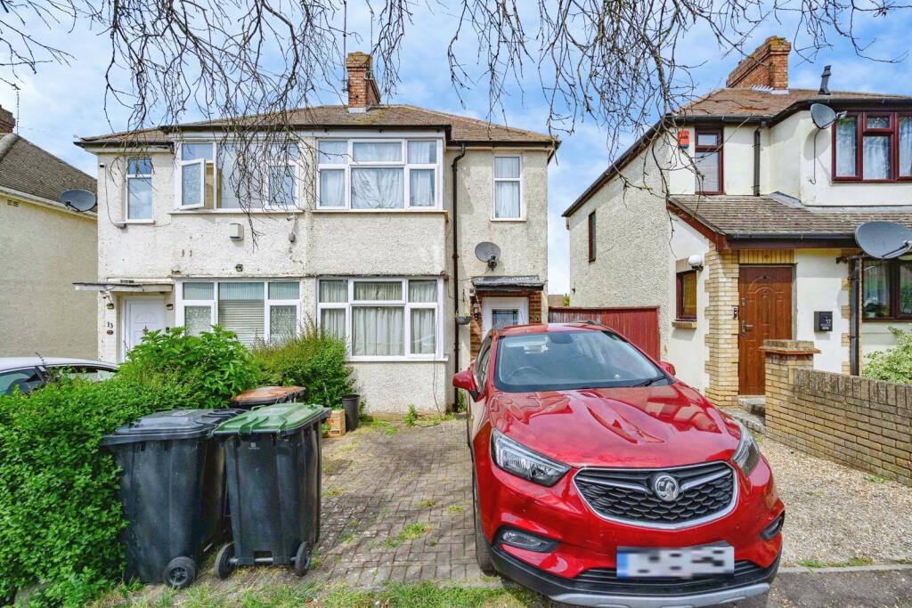 Main image of property: Third Avenue, LUTON, Bedfordshire, LU3