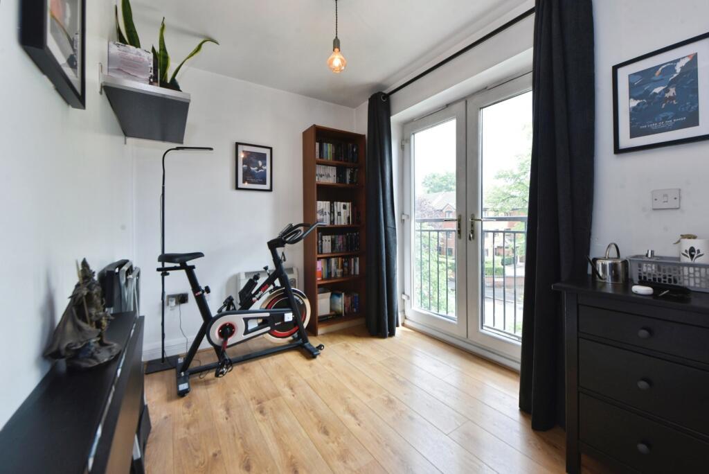 Apartment in Manchester, Whalley Range - View 5
