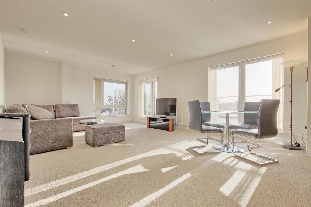 Apartment in Cambridge - View 4