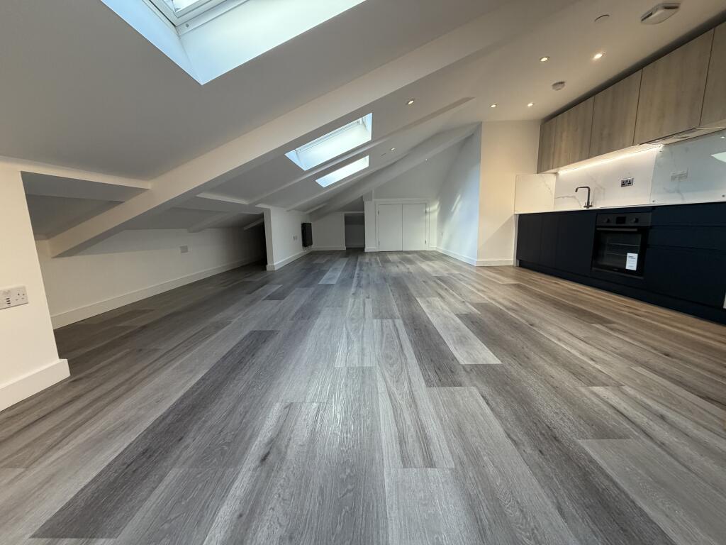 Apartment in Guildford - View 4
