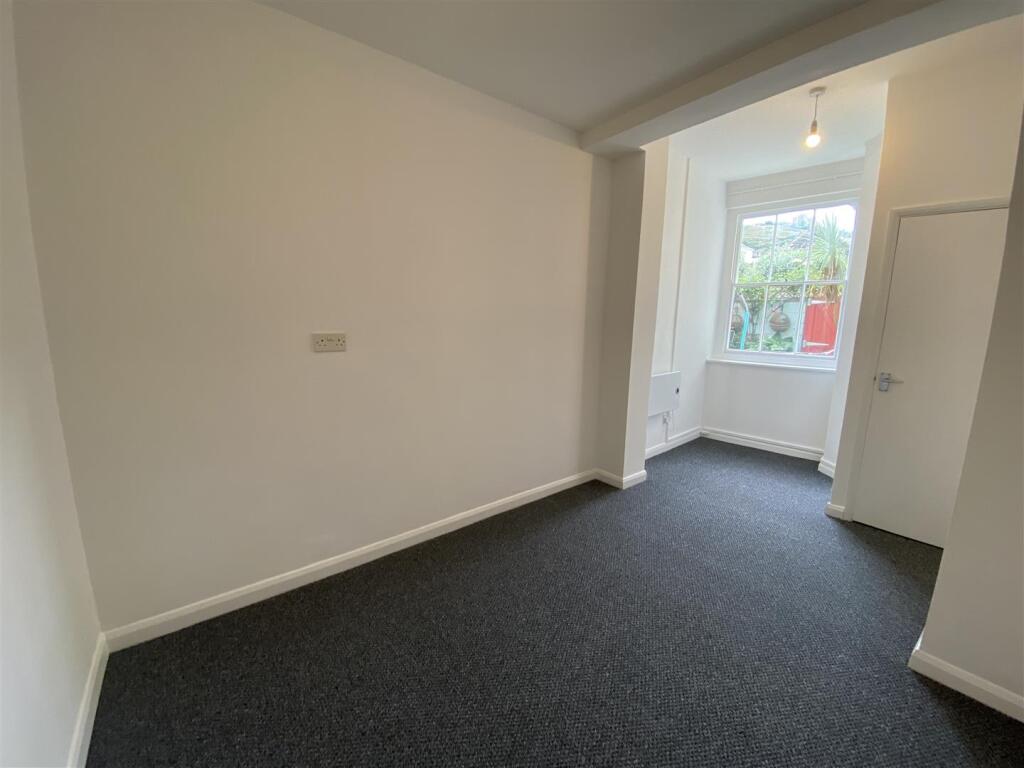 Apartment in Tonbridge - View 4
