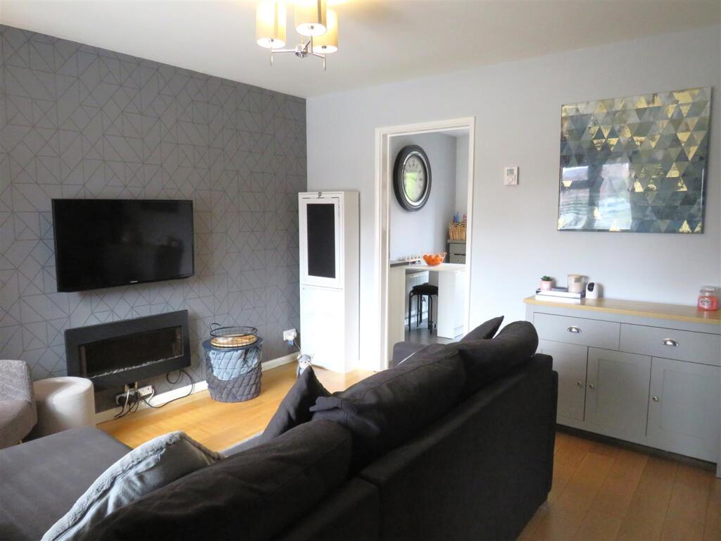 Phillip Close, Devizes photo 3
