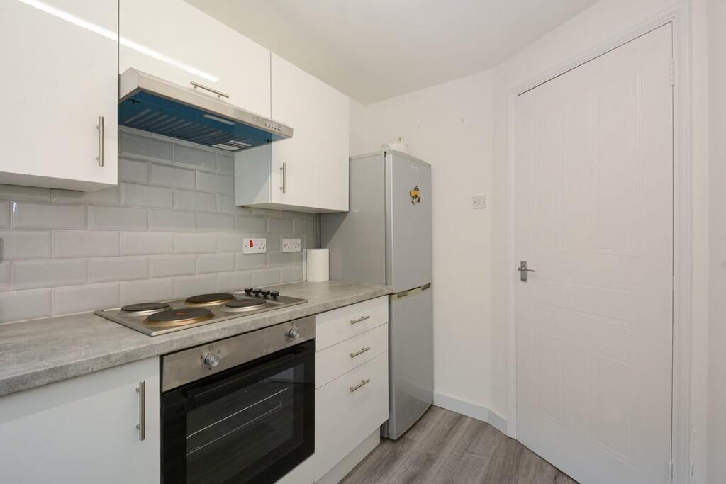 Apartment in London - View 4