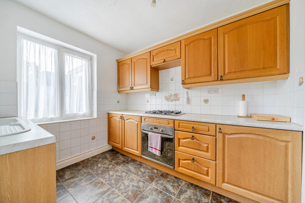 Rowan Crescent, Dartford, Kent photo 4