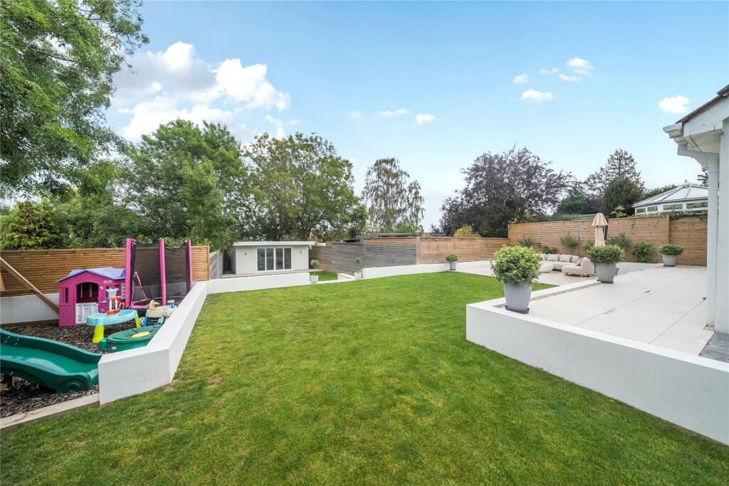 House in Chislehurst, Leesons, St Paul's Cray - More