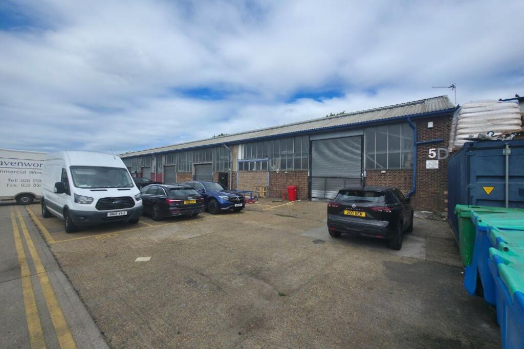 Main image of property: Barking Business Centre, Thames Road, Barking, IG11 0JP