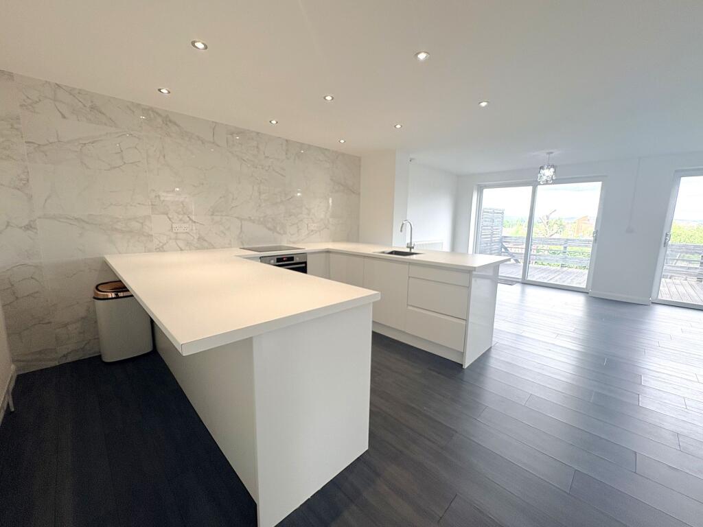 Plodder Lane, Farnworth, BL4 - View 2