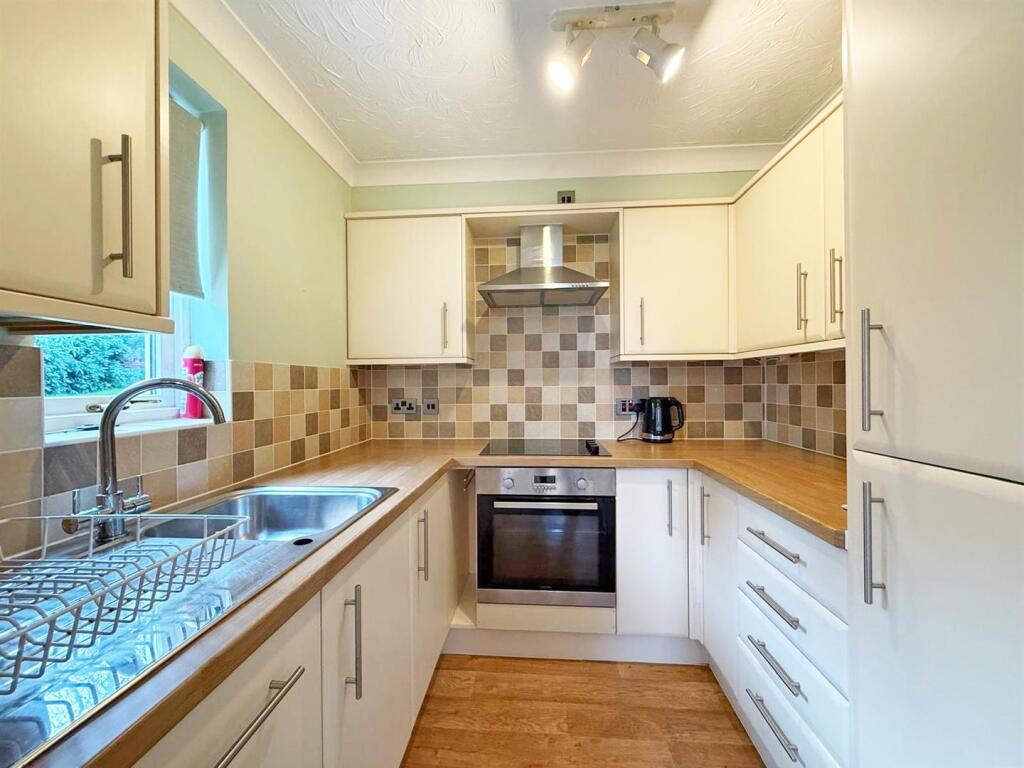 Pengwern Court, Longden Coleham, Shrewsbury photo 2