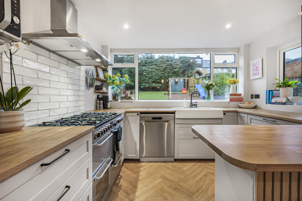 Connaught Road, St Albans, AL3 photo 3