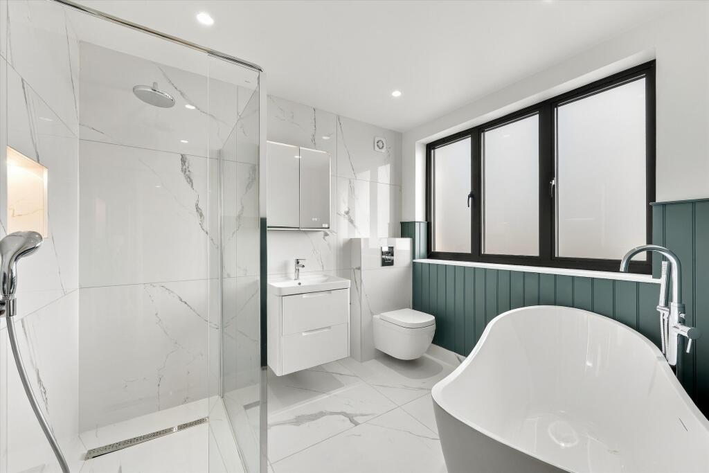 House in Twickenham - View 5