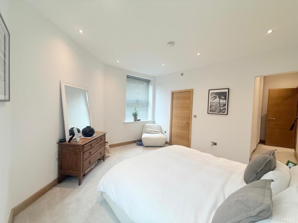 Apartment in Bradford, Ilkley - More