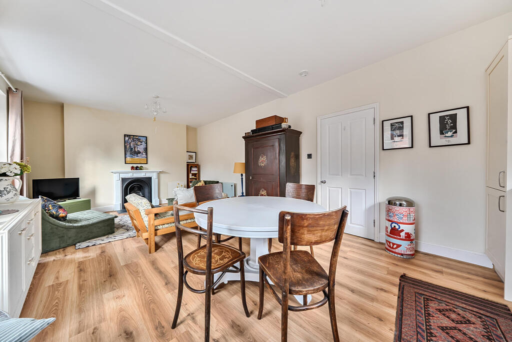 Apartment in Mid Devon, Tiverton - View 5